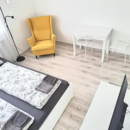 Garsonka V Bratislave * Bratislava