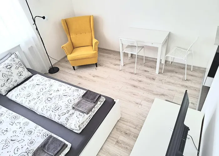 Garsonka V Bratislave * Bratislava